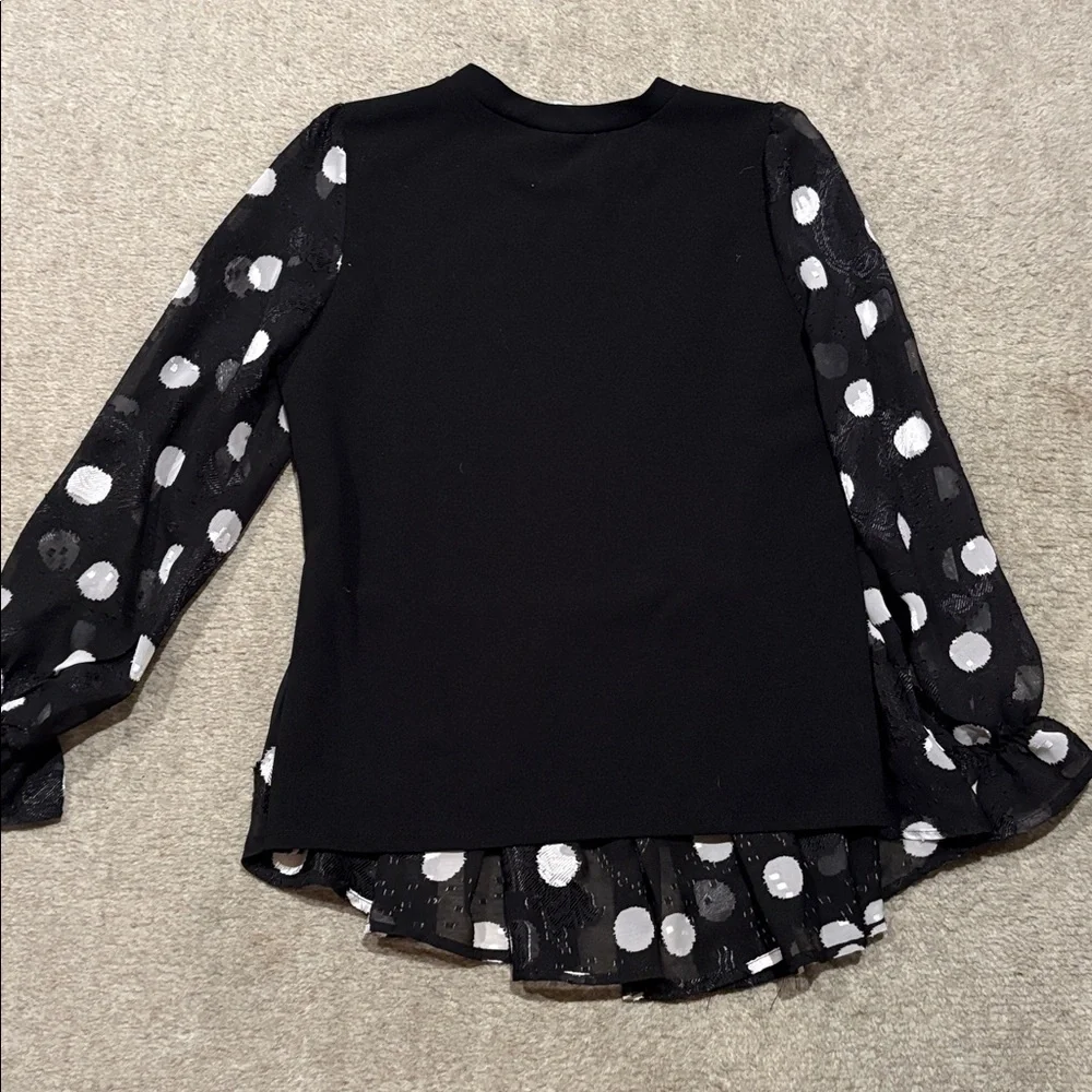 Zoey & Leelo black & white polka dot top S